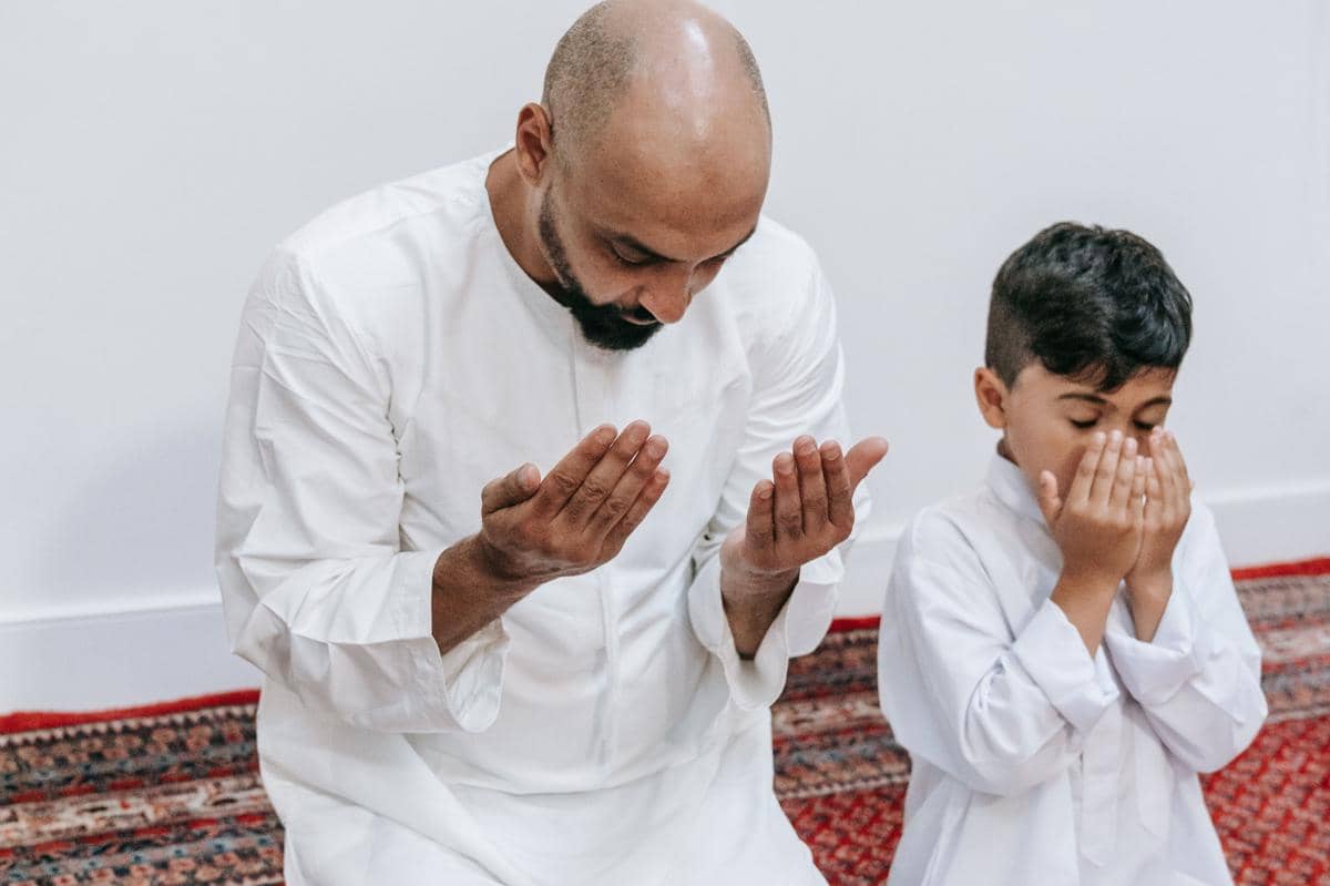Papa kenalkan doa memohon takdir baik kepada anak