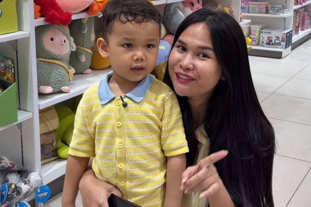 kenneth dan mama chika