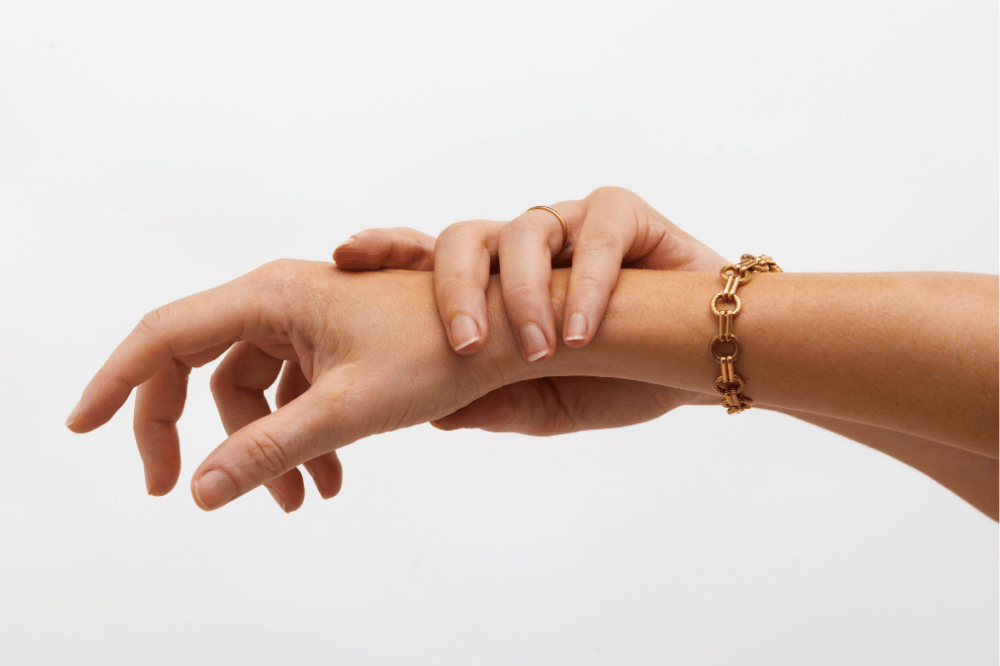 Coba jewelry test dengan perhiasan emas dan perak
