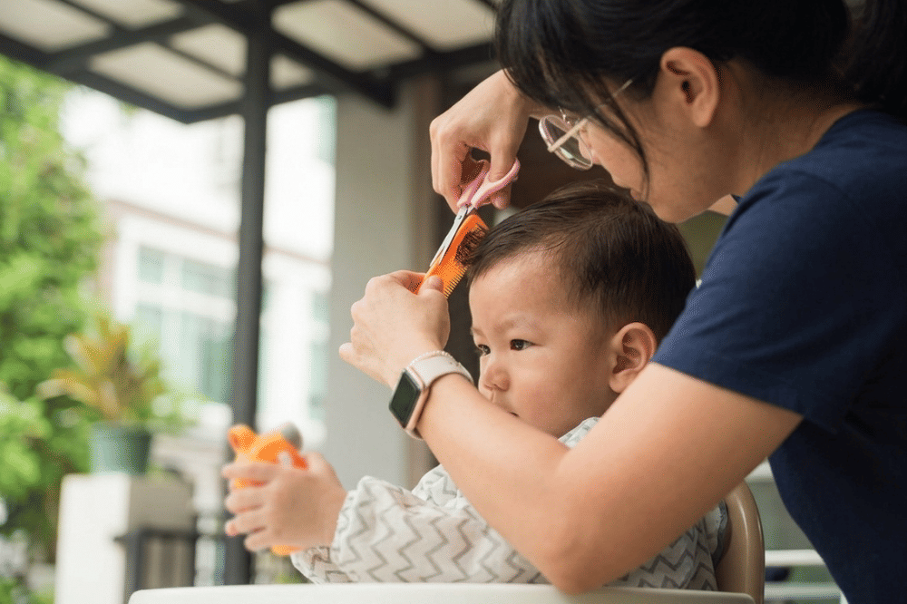 Umur Berapa Bayi Boleh Potong Rambut?