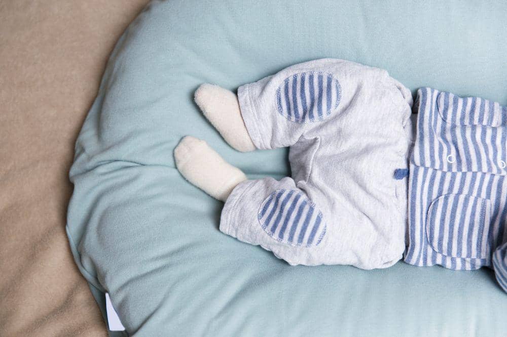 Pilih pakaian bayi sesuai cuaca