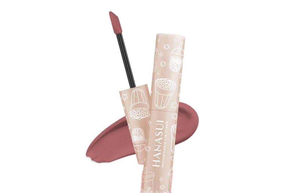 7 Rekomendasi Lipstik Warna Warm Pink untuk Tampil Natural Seharian