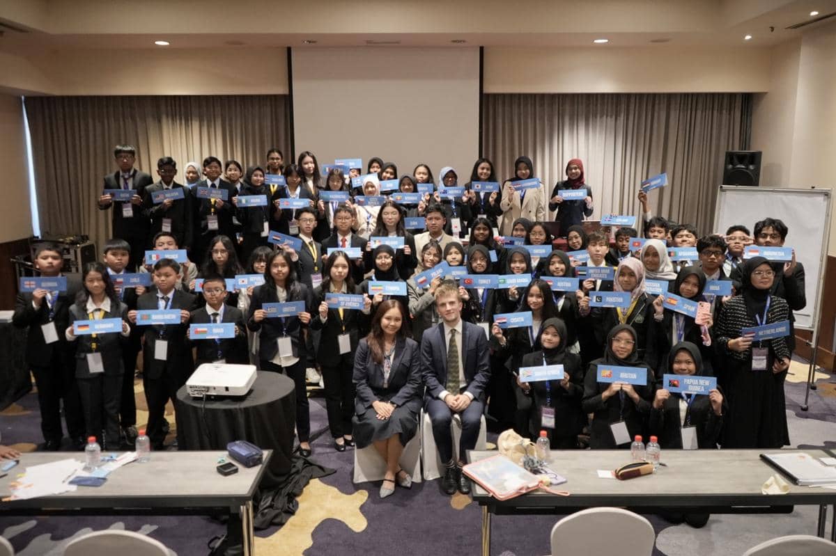 Para delegasi muda belajar diplomasi di Asia Youth International Model United Nations (AYIMUN) ke-22 Malaysia 