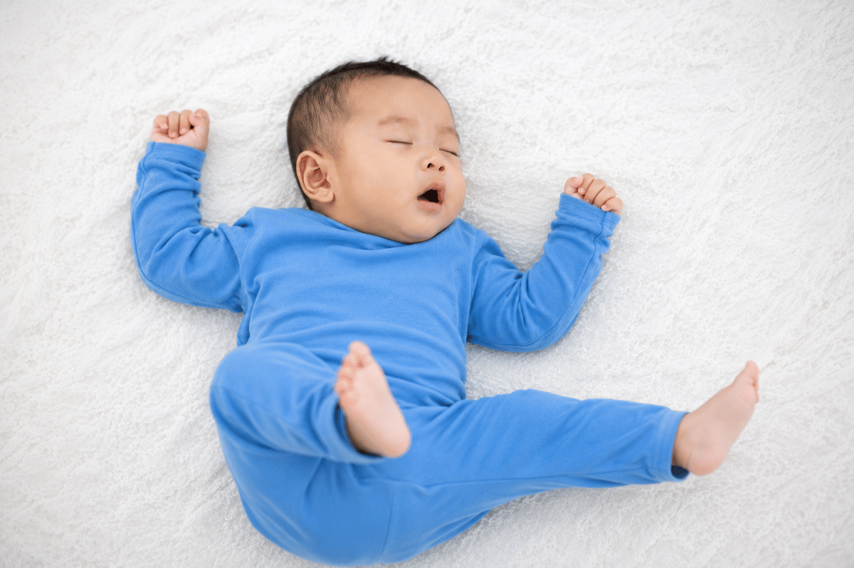 Arti di balik gerakan bayi saat tidur