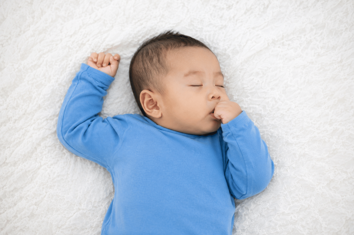 Arti di balik gerakan bayi saat tidur