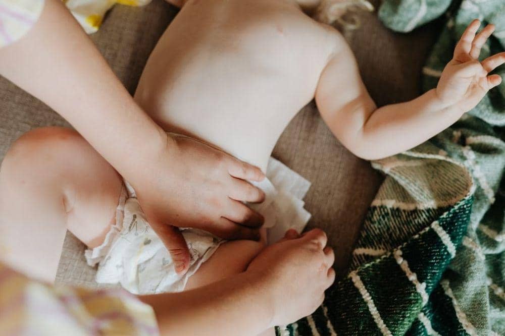 Cara Menggulung Popok Bayi agar Tidak Mengotori