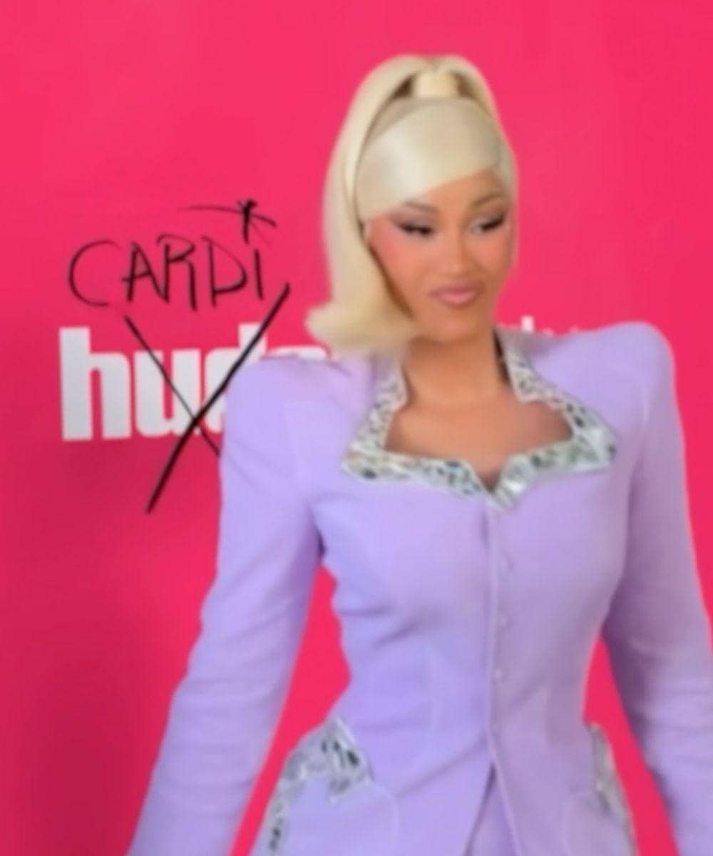 Snatched Baddies bersama Cardi B