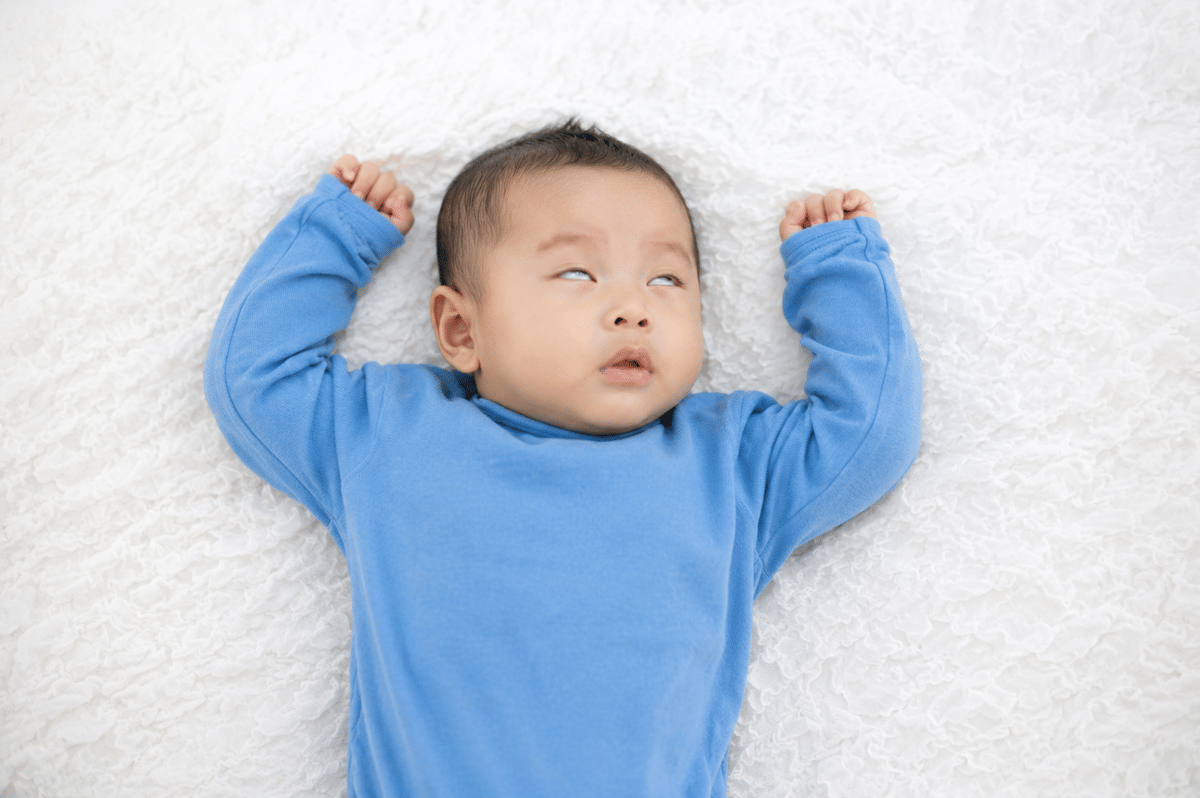 Arti di balik gerakan bayi saat tidur