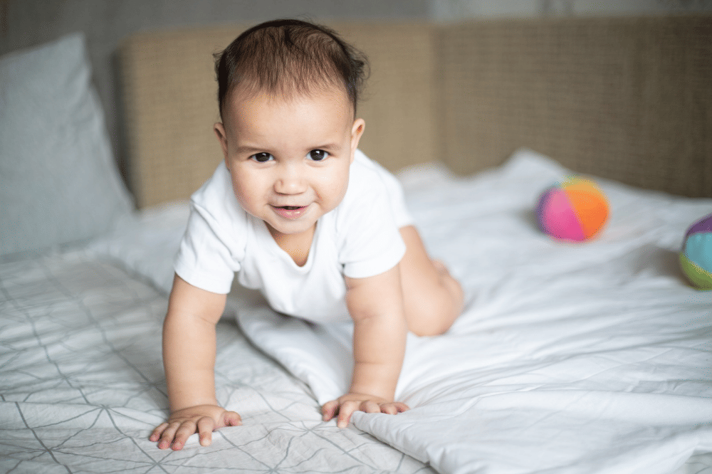 Bayi Merangkak Usia Berapa?