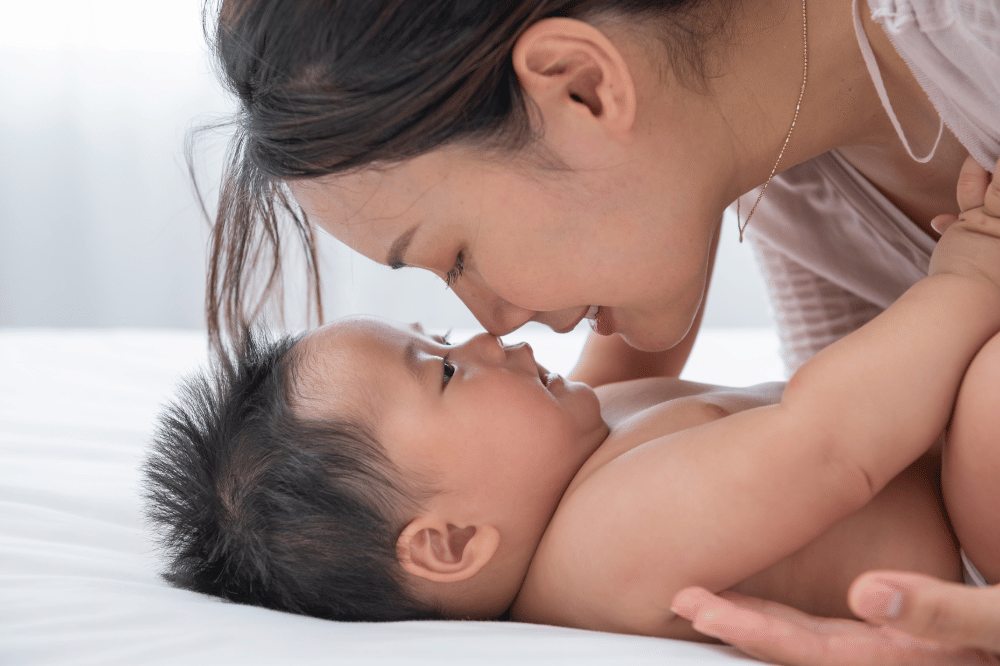 Manfaat Pijat I Love You (ILU) untuk Bayi