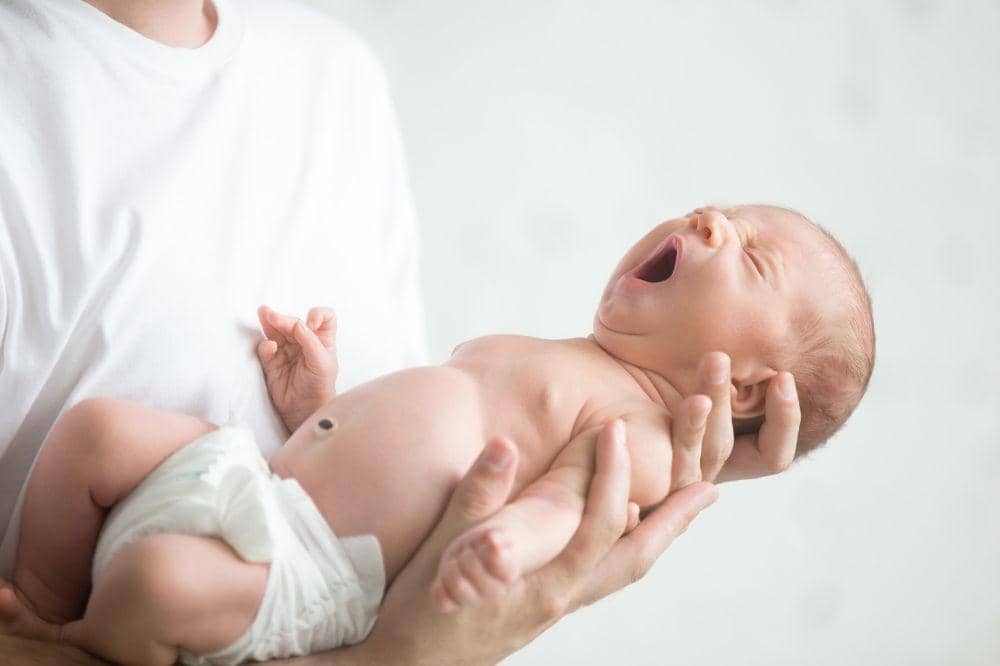 Manfaat gendong posisi M-Shape bagi bayi