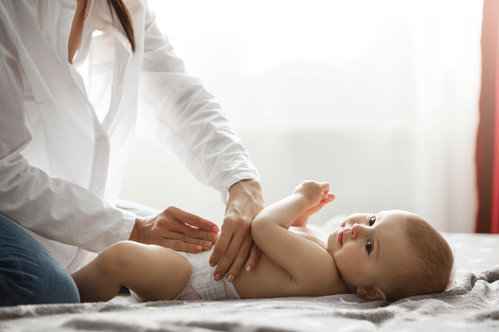 Cara mengenalkan body boundaries pada bayi