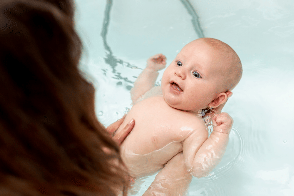Cara mengenalkan body boundaries pada bayi