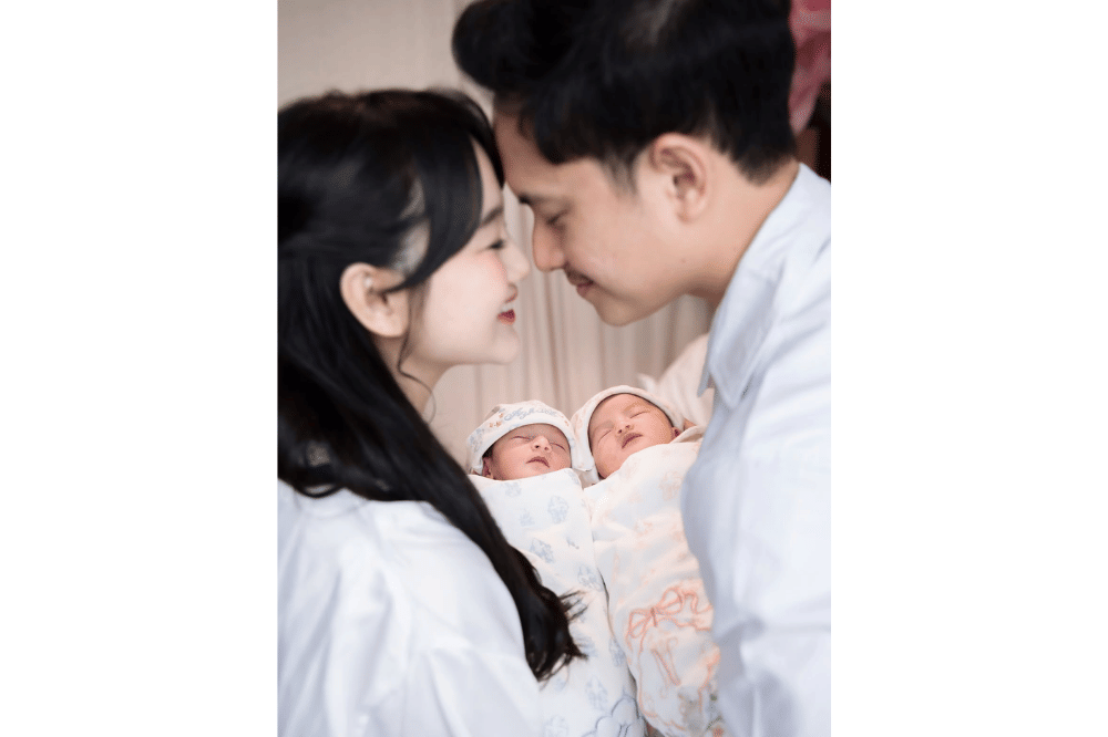 Foto anak kembar Nanda Arsyinta dan Ardya Tridwantoro