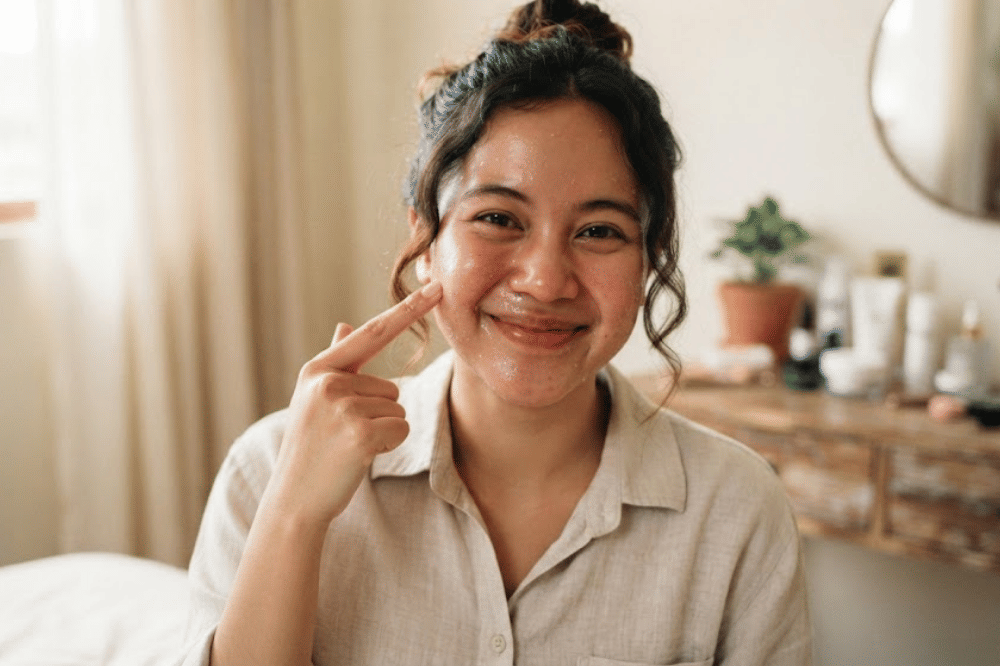 Kunci kelembapan dengan pelembab yang menenangkan
