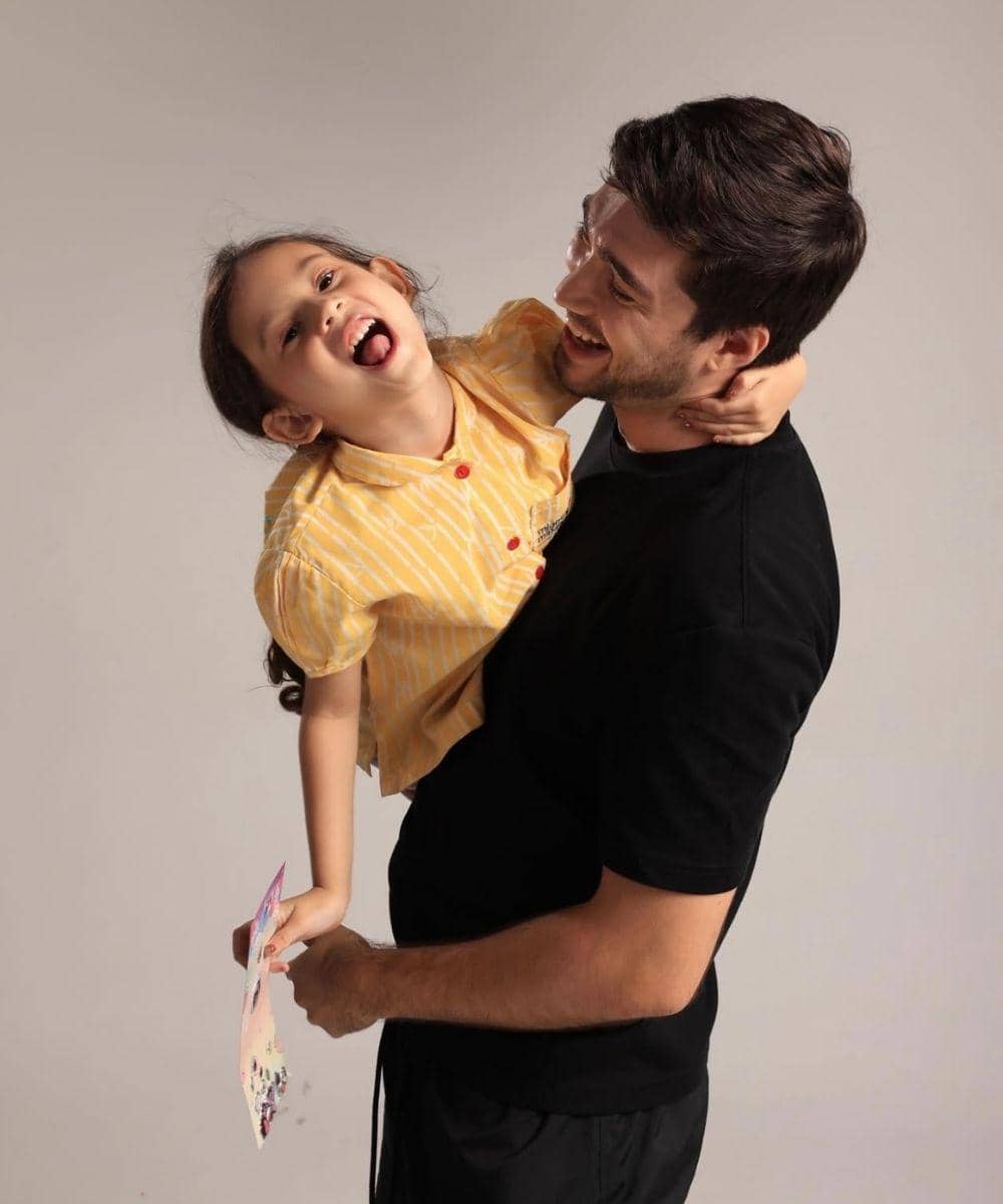 Foto Akrab Eryck Amaral dan Bella 2