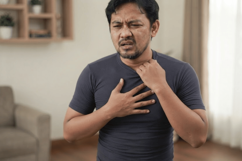 Memperburuk efek dari kebiasaan bernapas dan berpakaian ketat