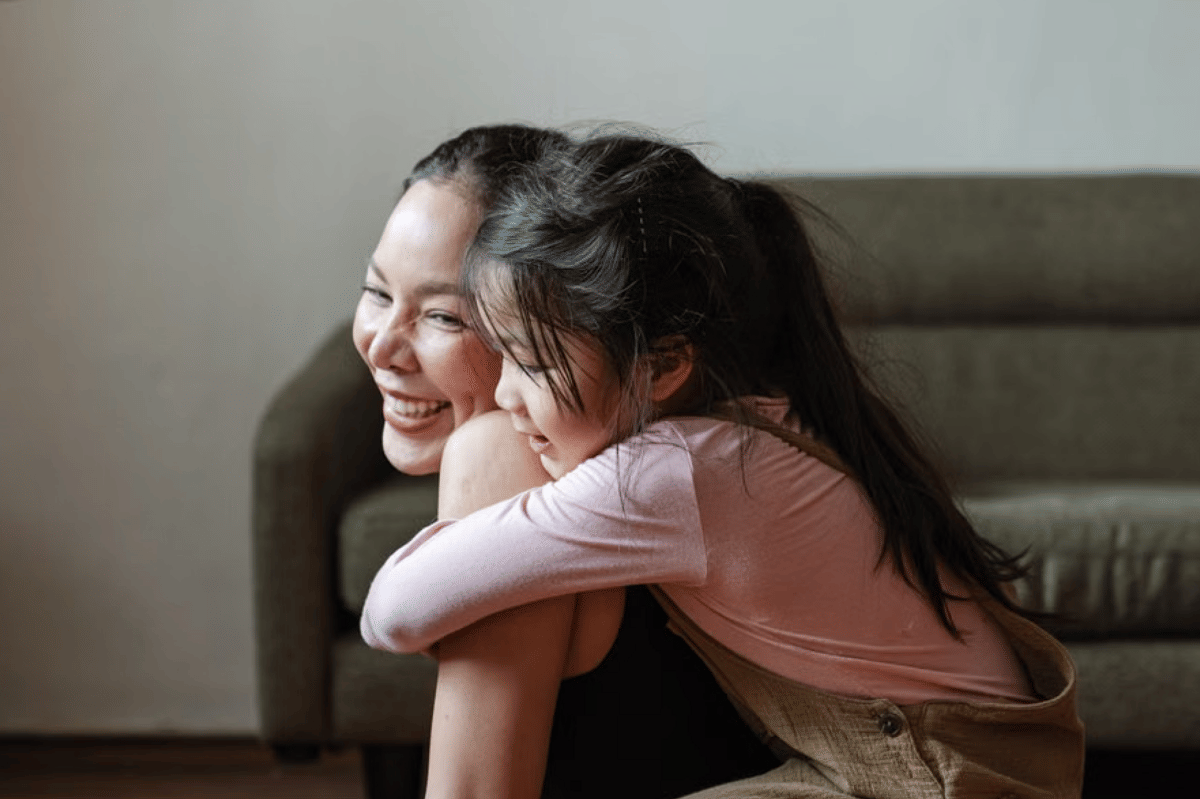 Ketika anak meminta pelukan tandanya ia sedang merindukan mama