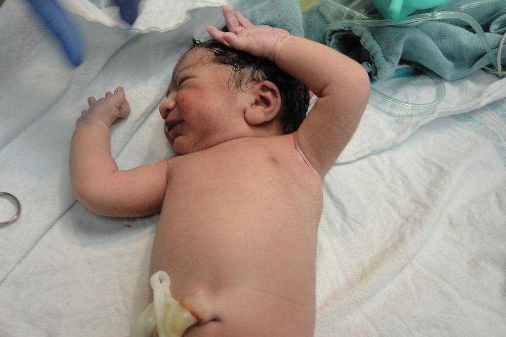 Hukum Menguburkan Tali Pusar Bayi dalam Islam