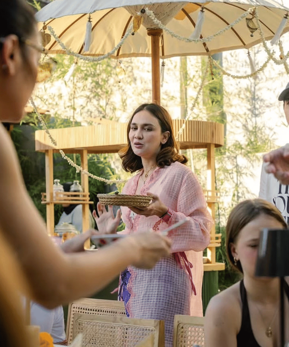 Penampilan Luna Maya saat Rayakan Ulang Tahun (5)