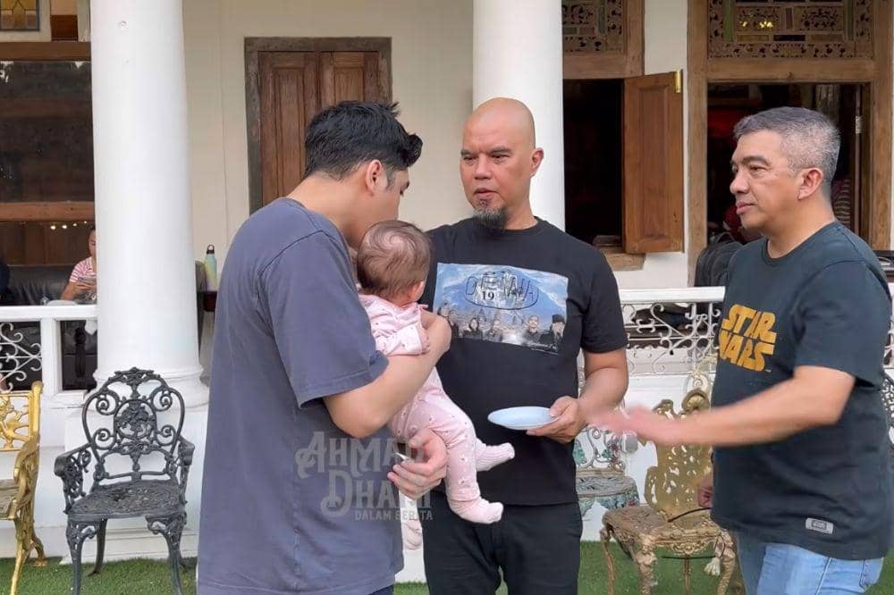 Kedekatan Ahmad Dhani dan Soleil curi perhatian