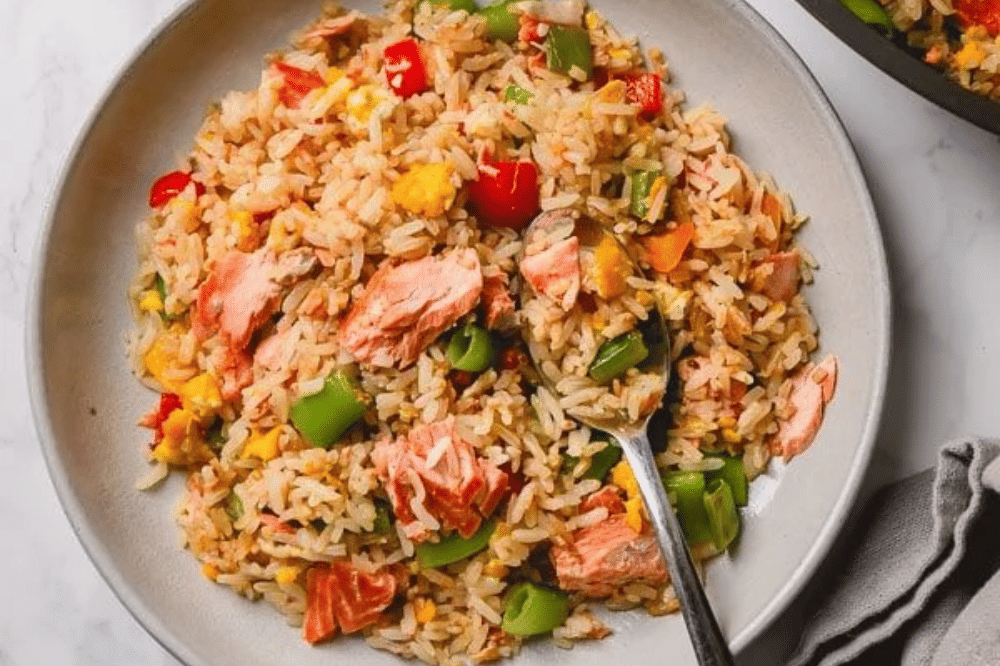 Nasi Goreng Salmon Sat-Set, Solusi Makan Enak & Anti-Mager!