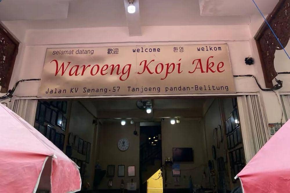 Waroeng kopi ake, Belitung
