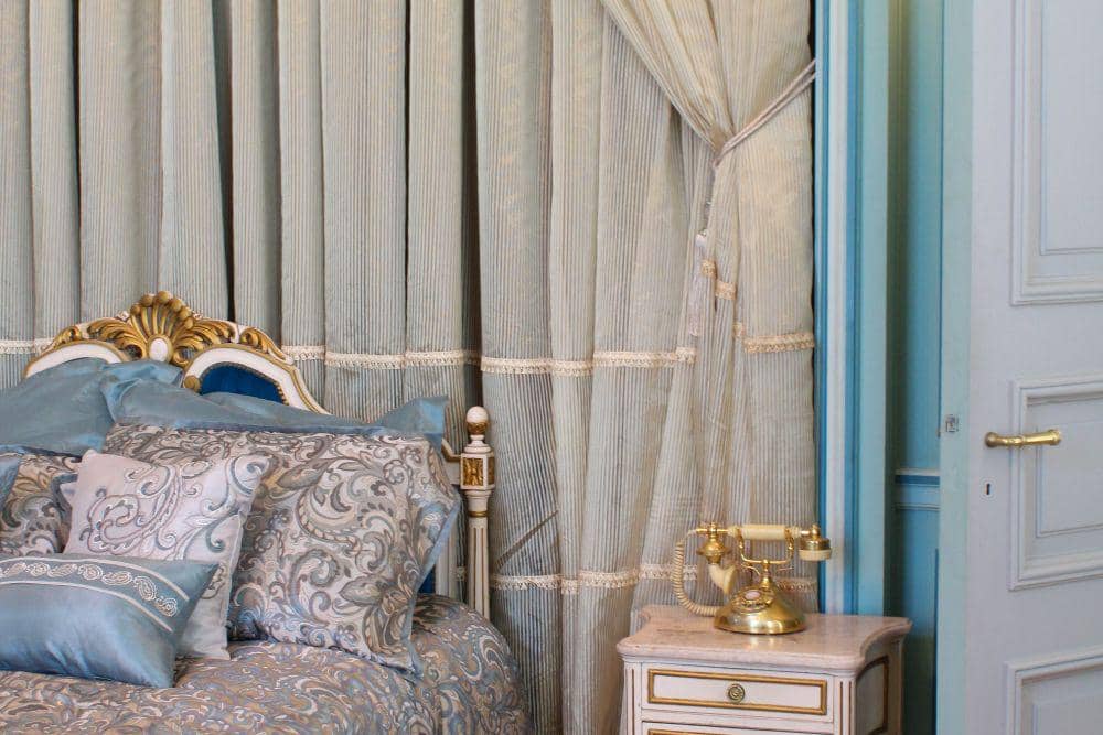 Membuat tempat tidur terasa lebih nyaman
