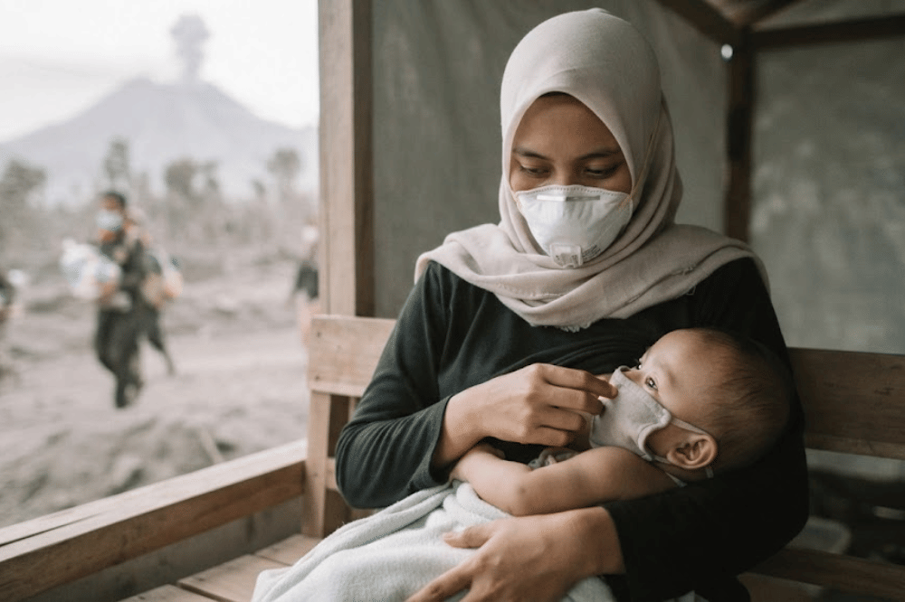 Bahaya Abu Vulkanik pada Ibu Menyusui dan Cara Mencegahnya
