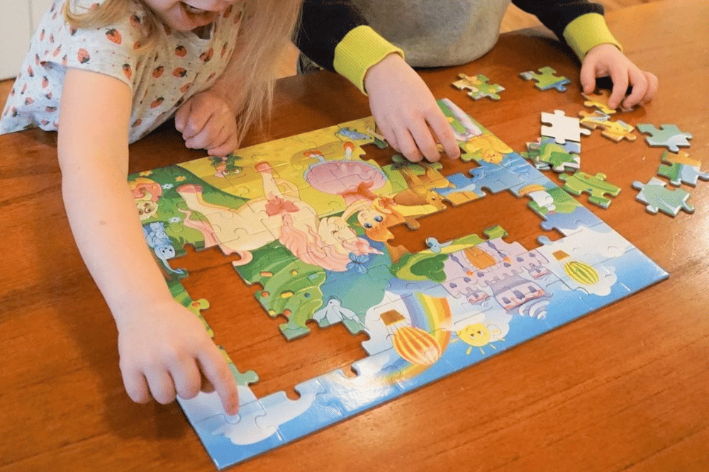Mainana puzzle untuk anak