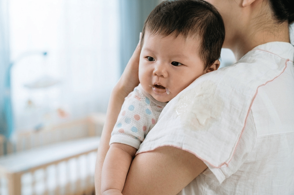 6 Tanda Bayi Mengalami Refluks, Perhatikan Ini Ma!