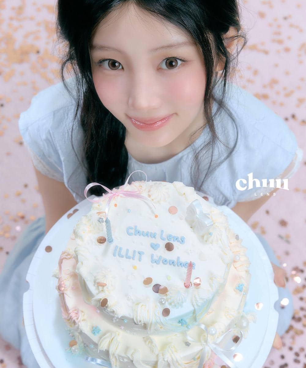 Wonhee sudah pakai softlens ini sebelum ditunjuk jadi muse