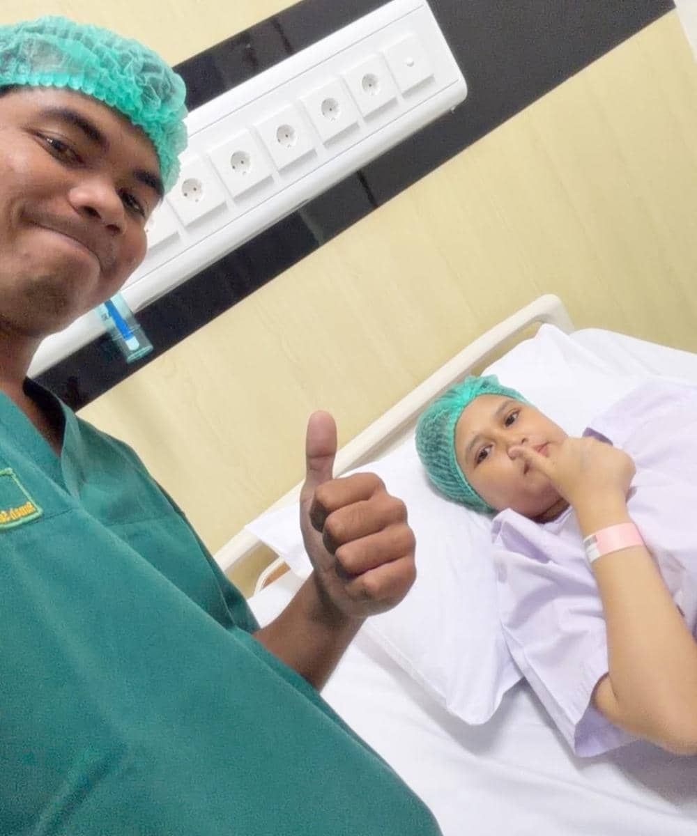 Berterima kasih kepada dokter yang mendampingi persalinan 