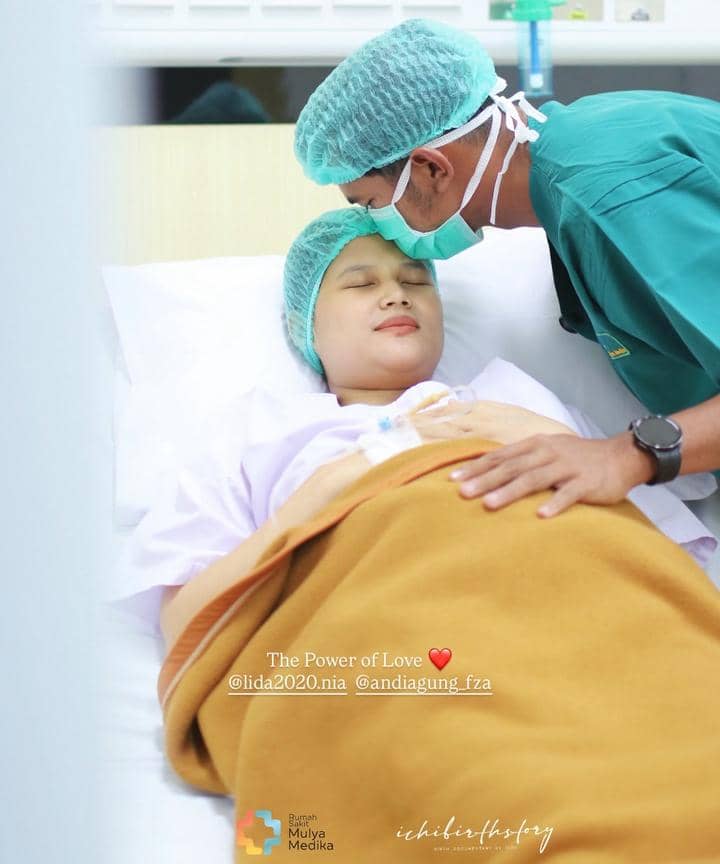 Nia LIDA melahirkan anak kedua dengan sehat dan selamat