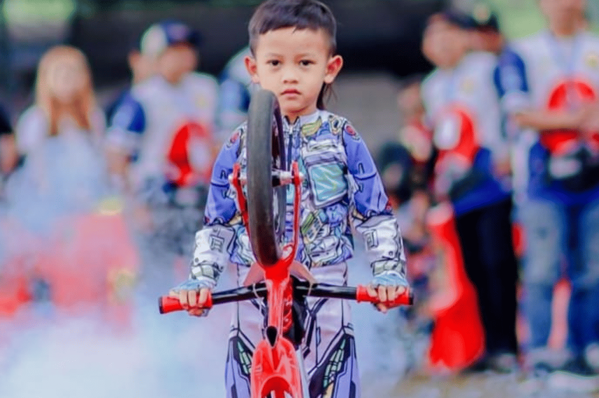 Kevin meraih juara di tingkat internasional pada saat di Thailand