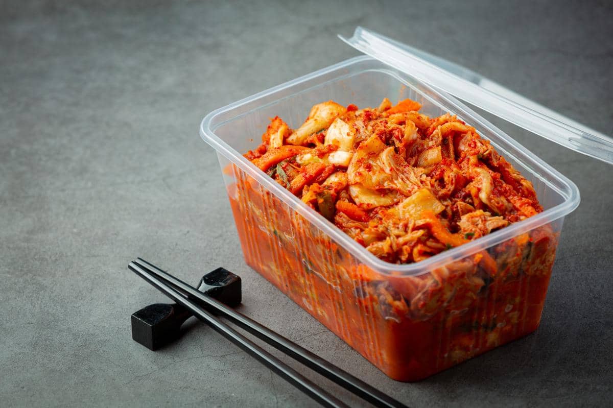 Studi: Kimchi Dapat Keluarkan Nanoplastik dari Tubuh lewat Feses