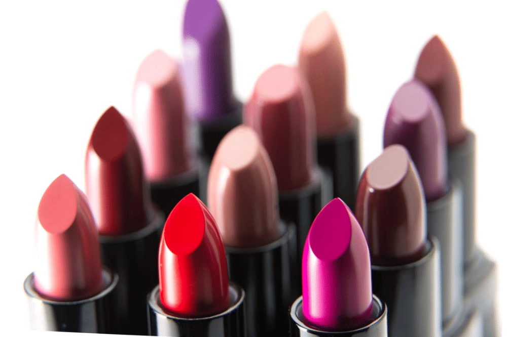 Cara Memakai Lipstik agar Tahan Seharian, Tampil Segar!