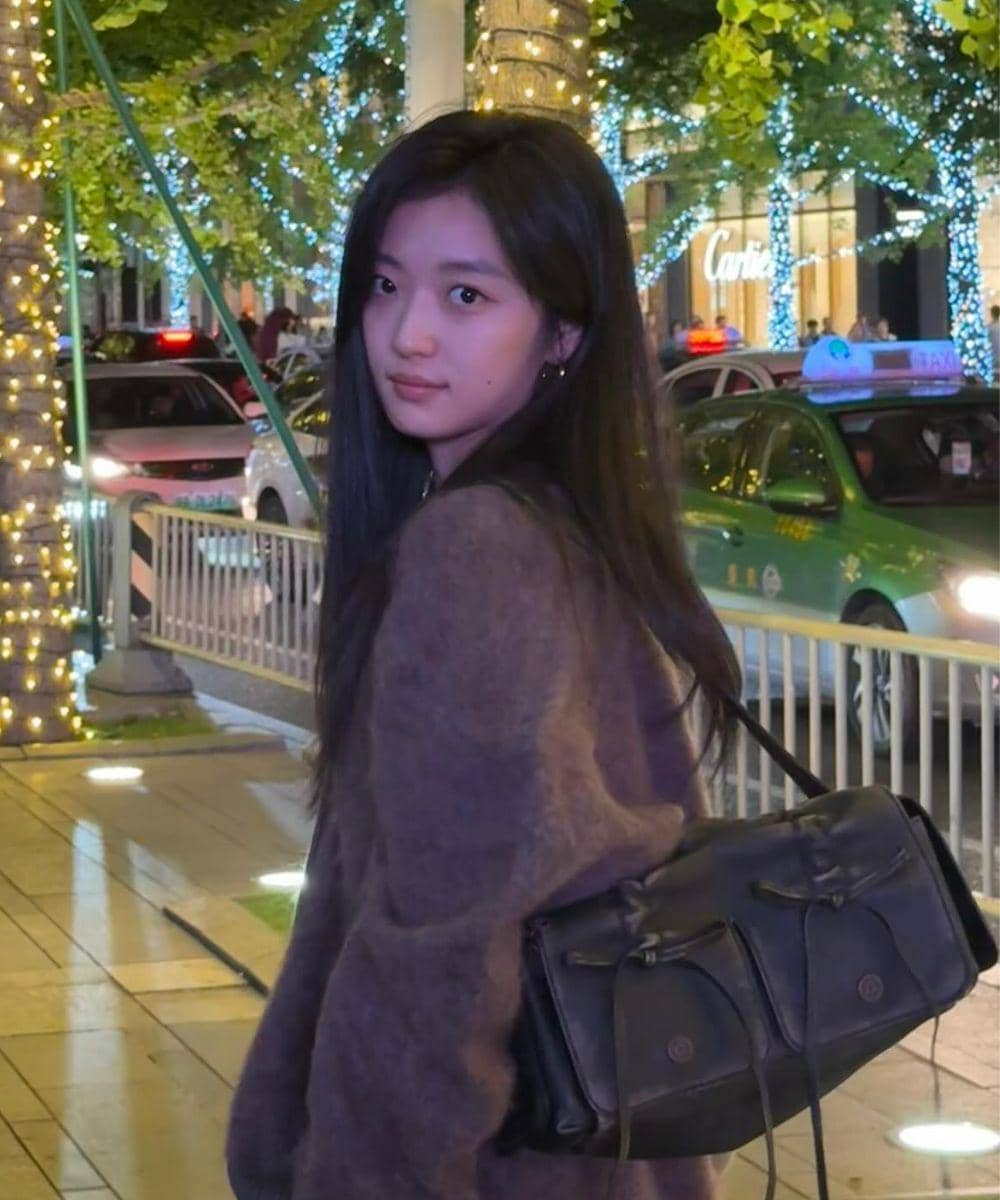 Gaya chic, percaya diri tanpa makeup