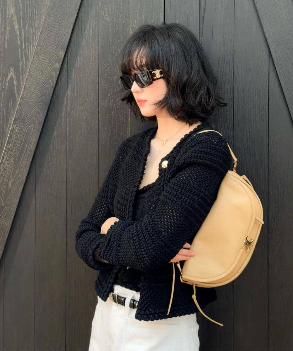 Tampil chic dengan gaya monochrome yang modern