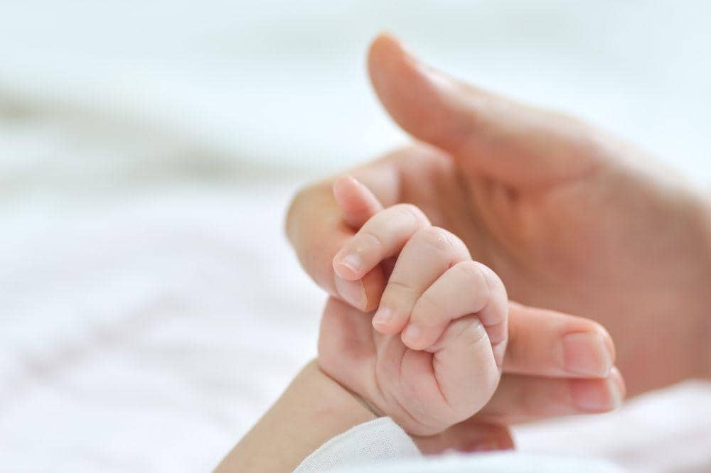 Bayi A dirujuk ke RSUD Dr. Soetomo untuk mendapatkan perawatan intensif

