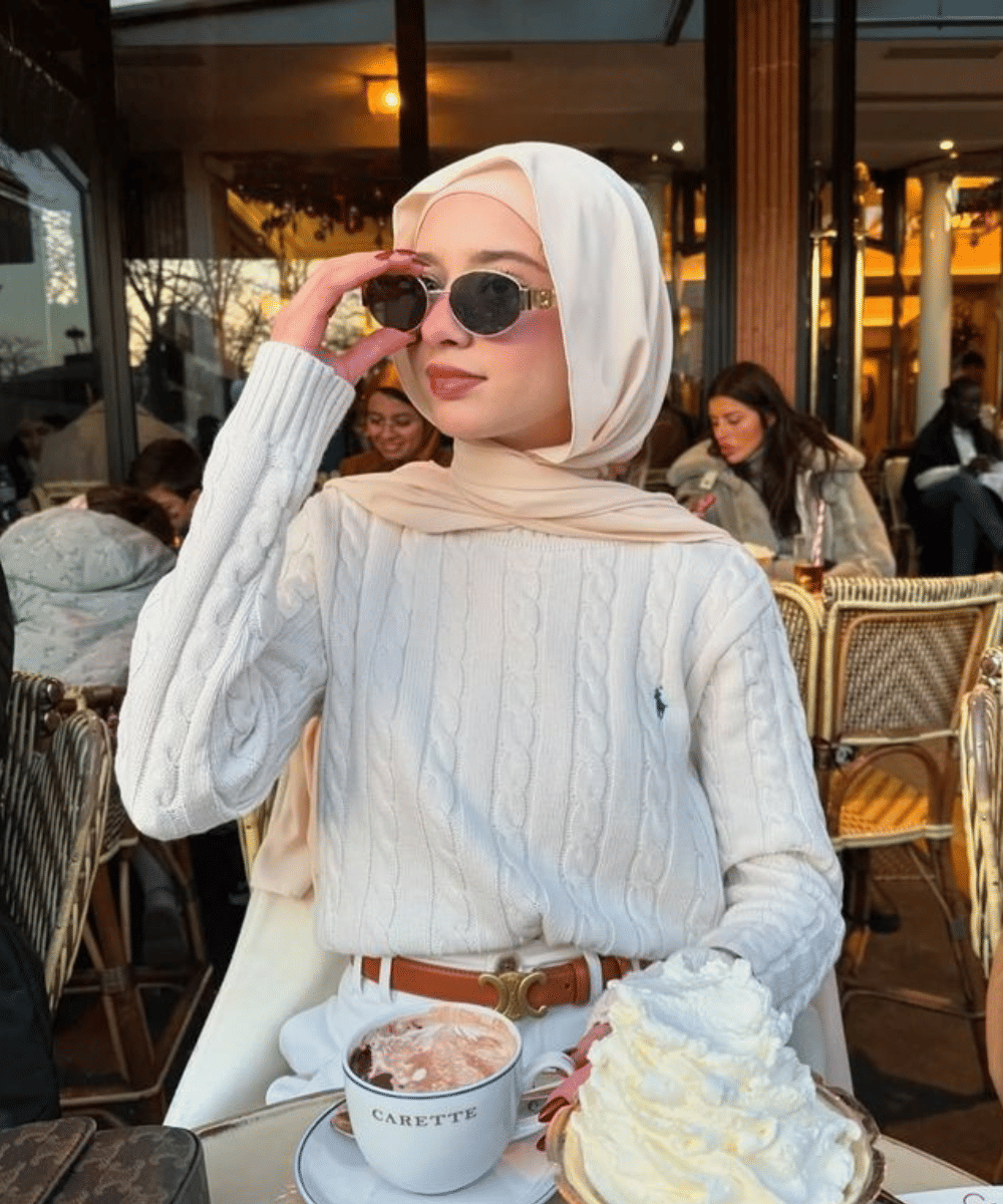 Inspirasi gaya dengan knit polo (4)