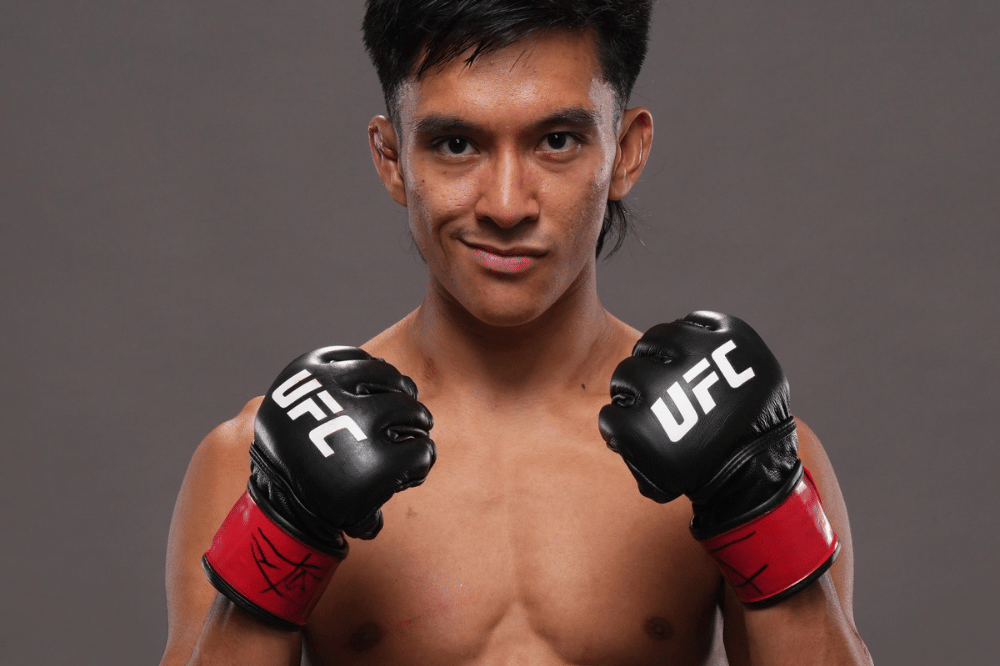 Menang TKO 45 Detik dan Dapat Kontrak UFC
