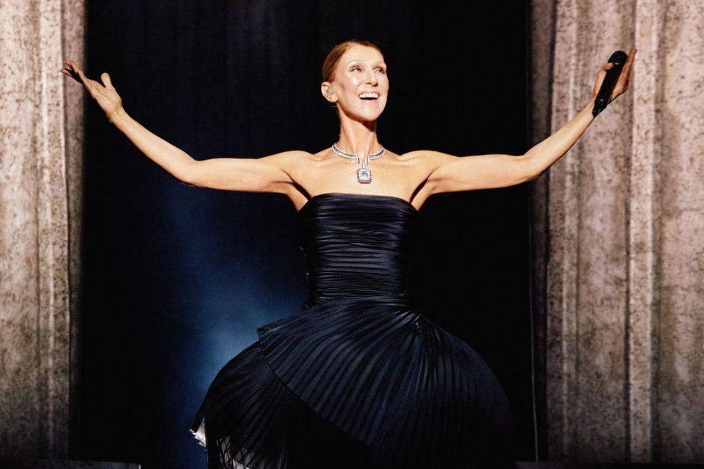 Lawan Penyakit, Celine Dion Sukses Gelar Konser di Paris