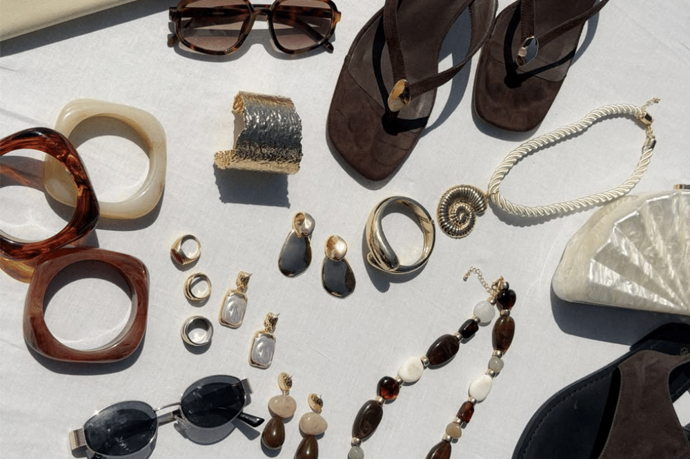 Tambahkan accessories