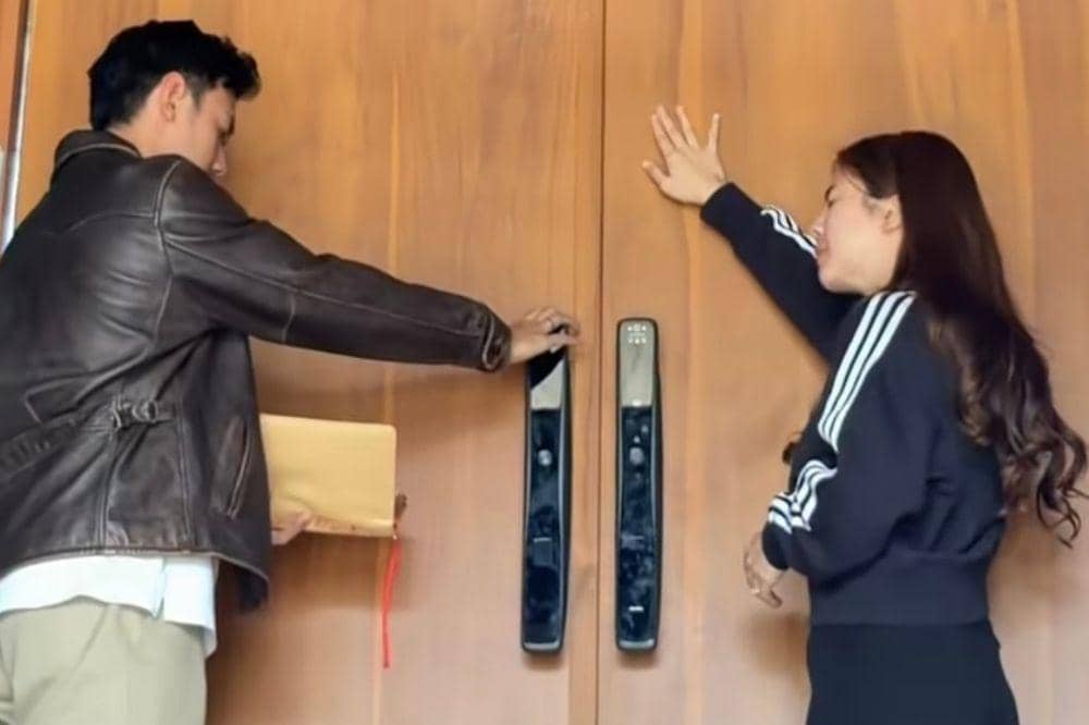 Felicya Angelista dan Hito Keliling Rumah Sambil Berdoa 1