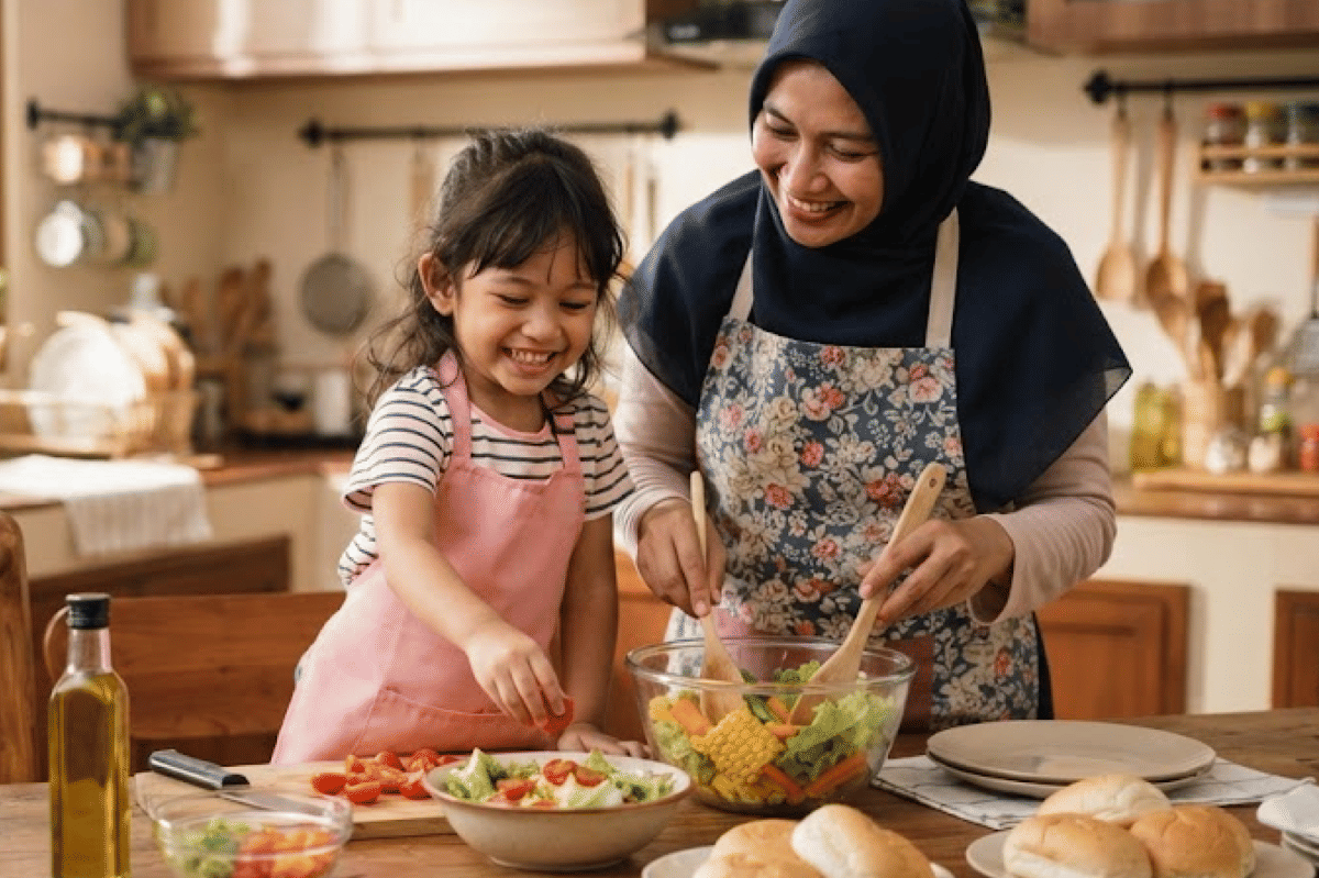 Ajak anak untuk membantu mama di rumah melakukan pekerjaan rumah