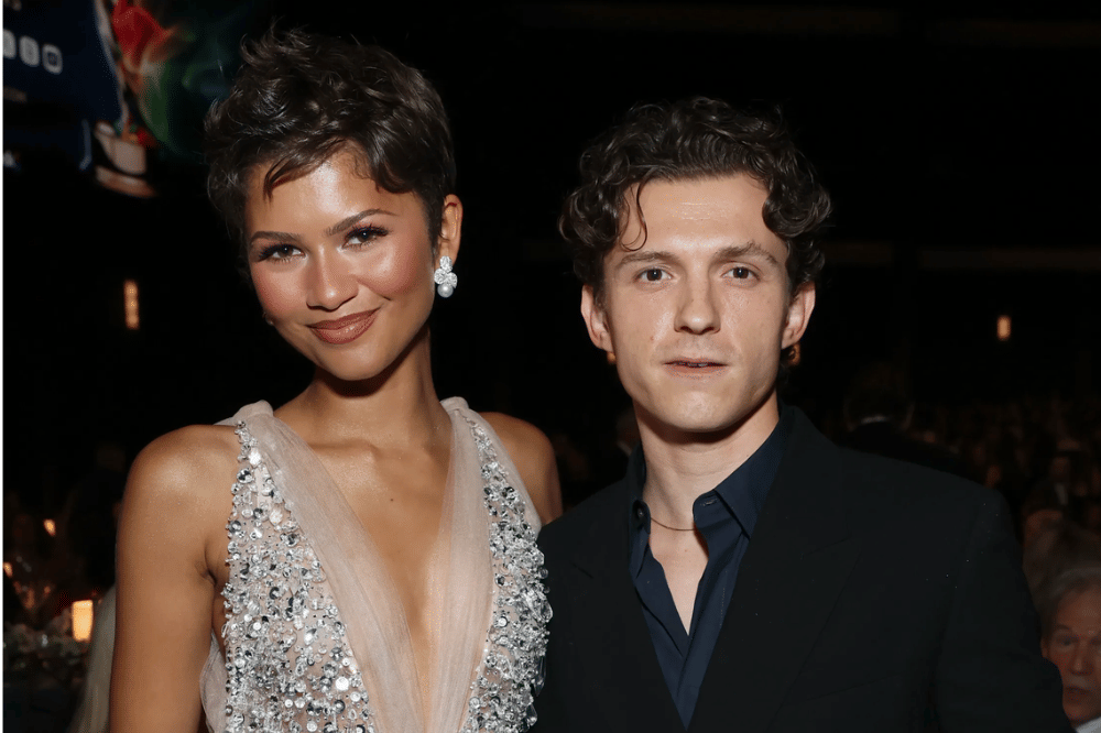 Gaya Zendaya dan Tom di Karpet Merah Emmy, Perdana Sebagai Suami Istri