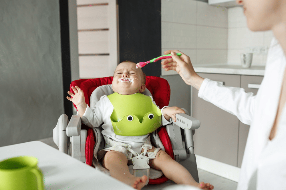 Apa Dampak Memberikan Makanan Terlalu Dini pada Bayi?