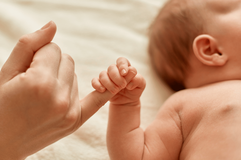 Batasan yang perlu diperhatikan saat menjenguk bayi baru lahir