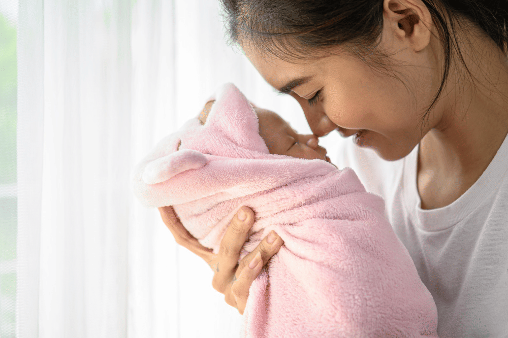 Batasan yang perlu diperhatikan saat menjenguk bayi baru lahir